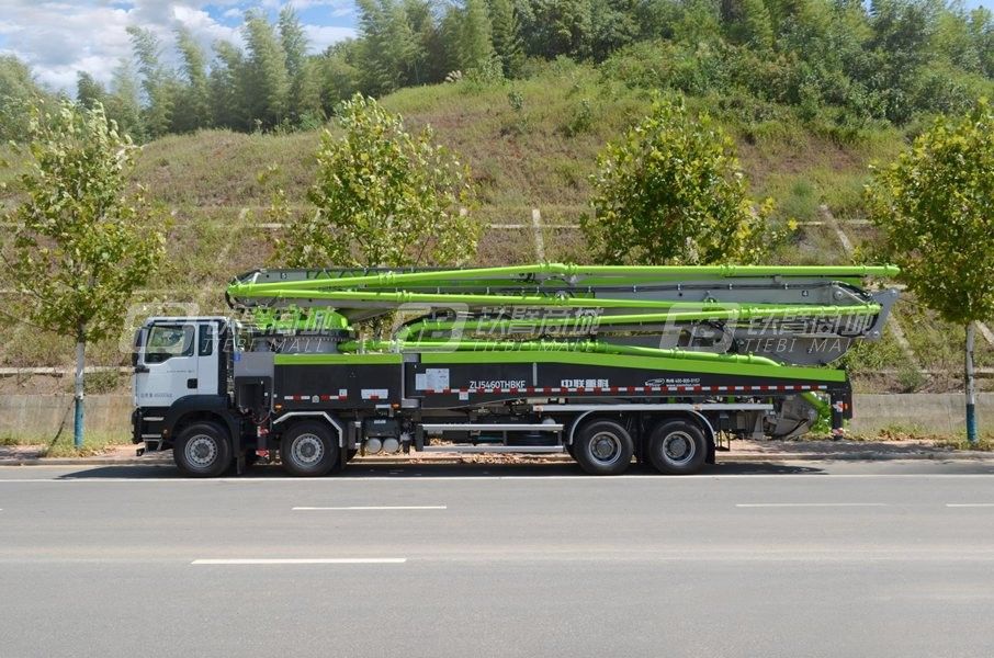 中聯(lián)重科ZLJ5460THBKF 60X-6RZ四橋60M重汽汕德卡國(guó)六泵車